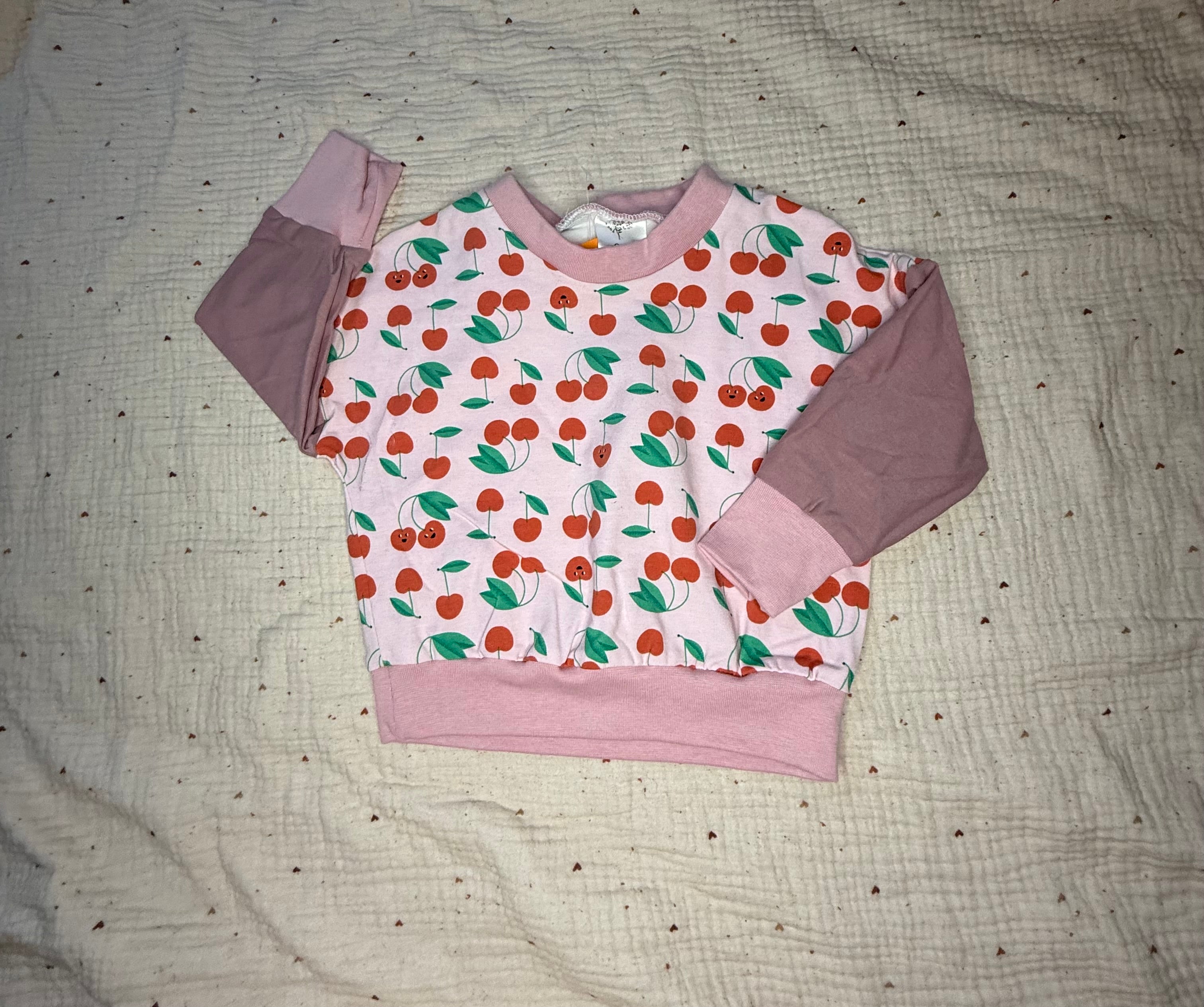 Oversize Pullover Kirschen