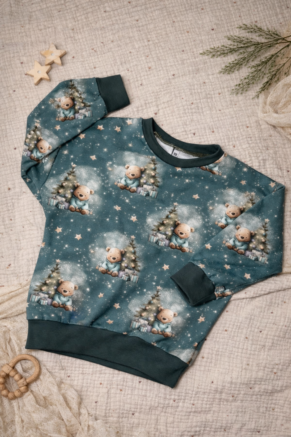 Oversize Pullover Bär mit Tannenbaum