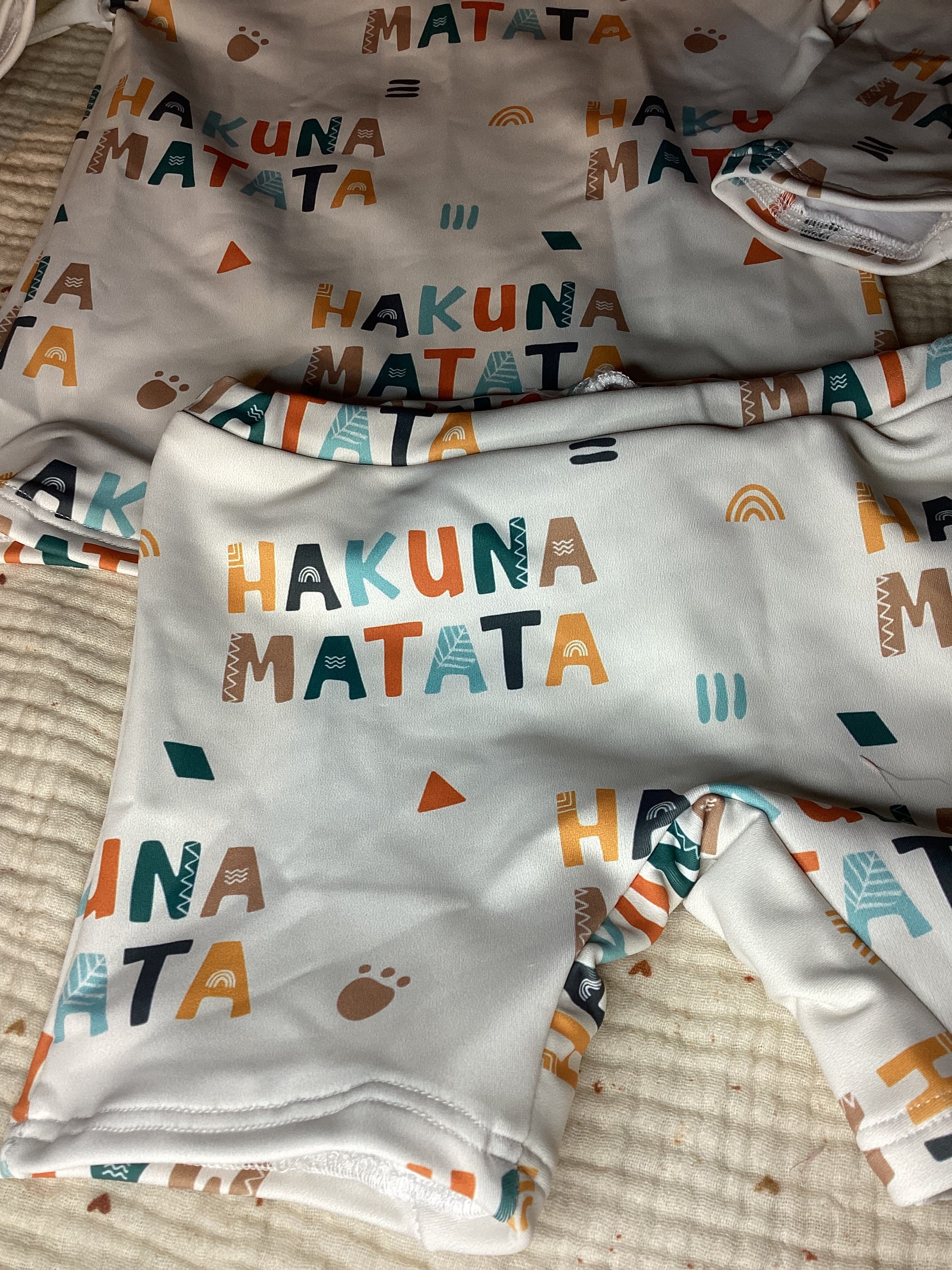 Ensemble anti-UV Hakuna Matata
