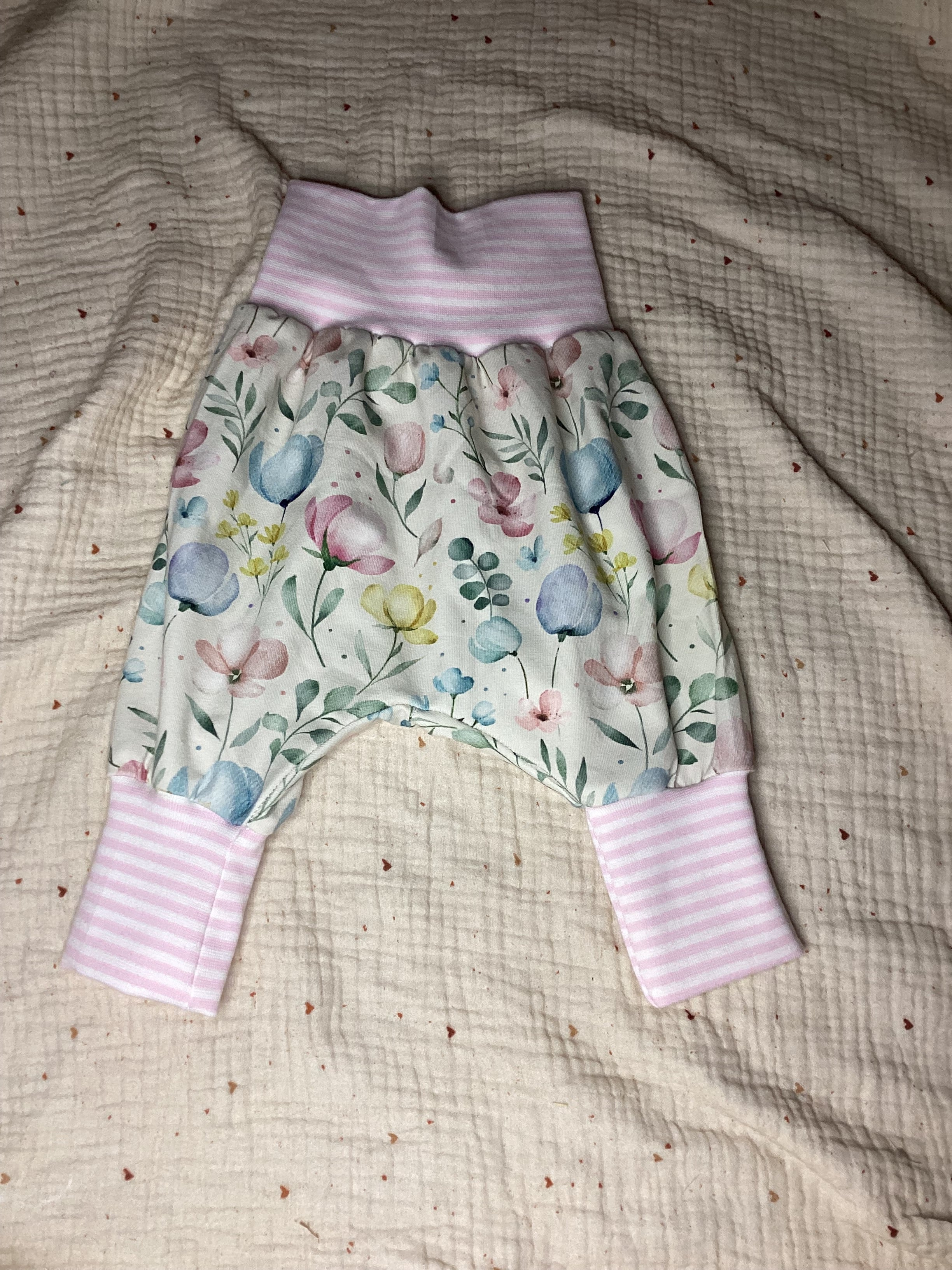 Pumphose Blumen rosa