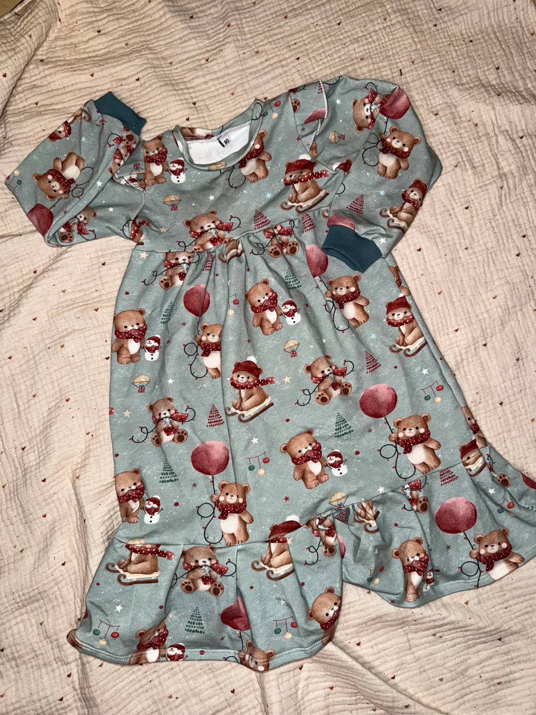 Kleid Bär mit Schlitten (Boho Stil)