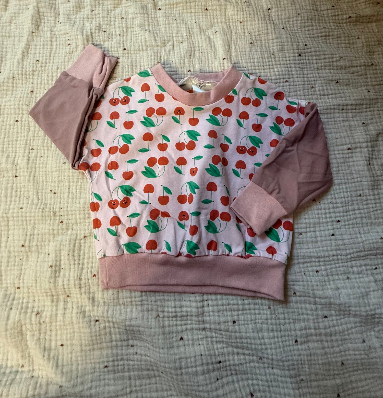 Oversize Pullover Kirschen