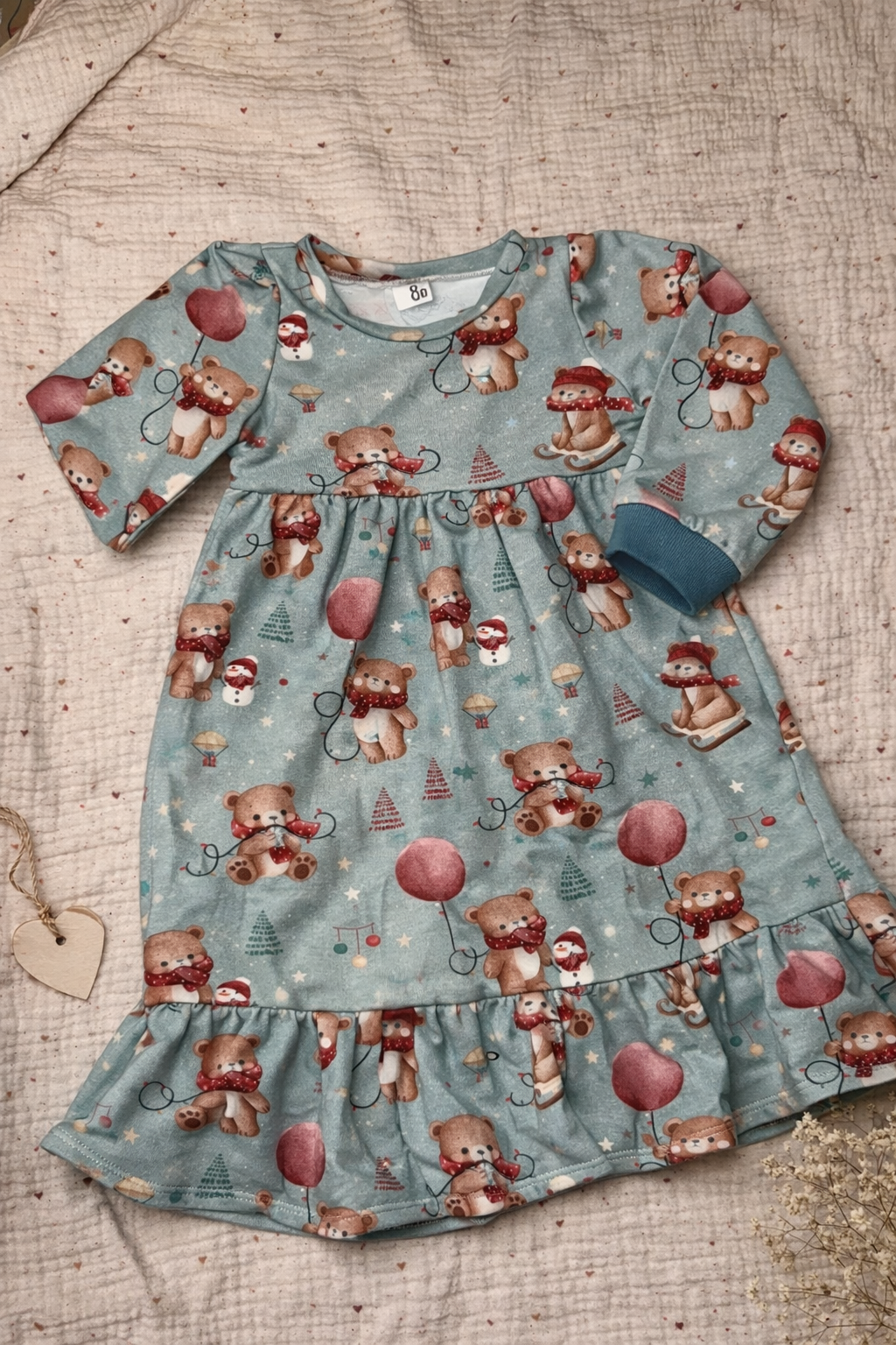 Kleid Bär mit Schlitten (Boho Stil)