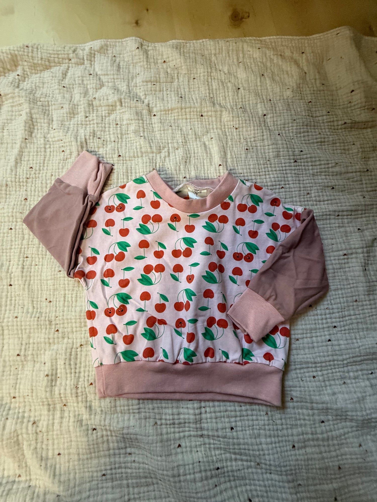 Oversize Pullover Kirschen