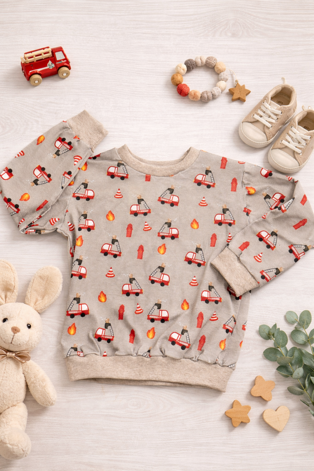 Oversize Pullover Feuerwehrauto