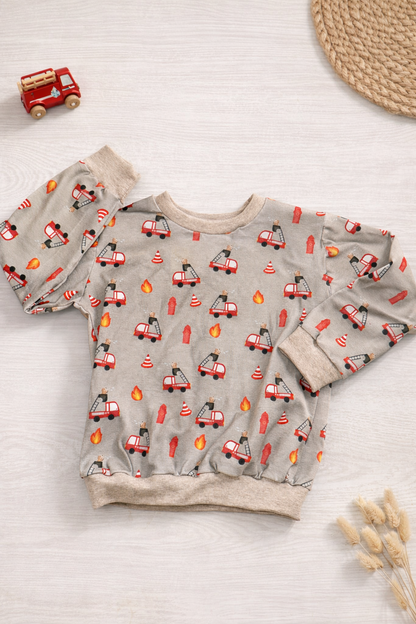 Oversize Pullover Feuerwehrauto