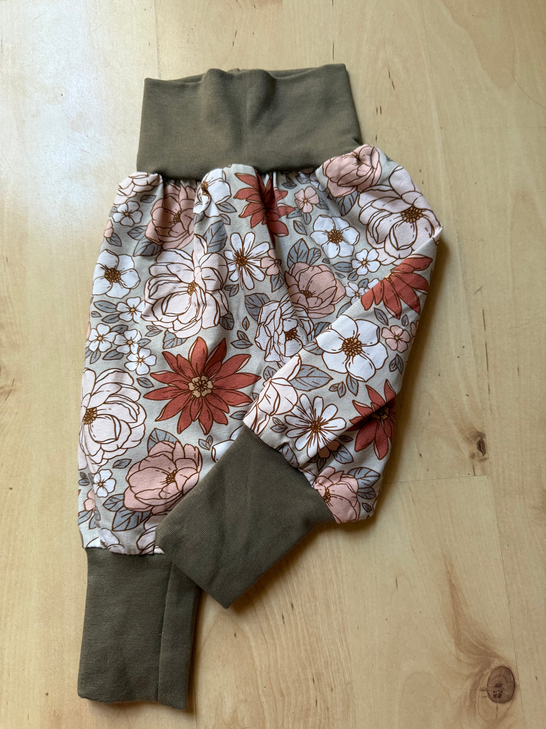 Pumphose  Blumen kaki