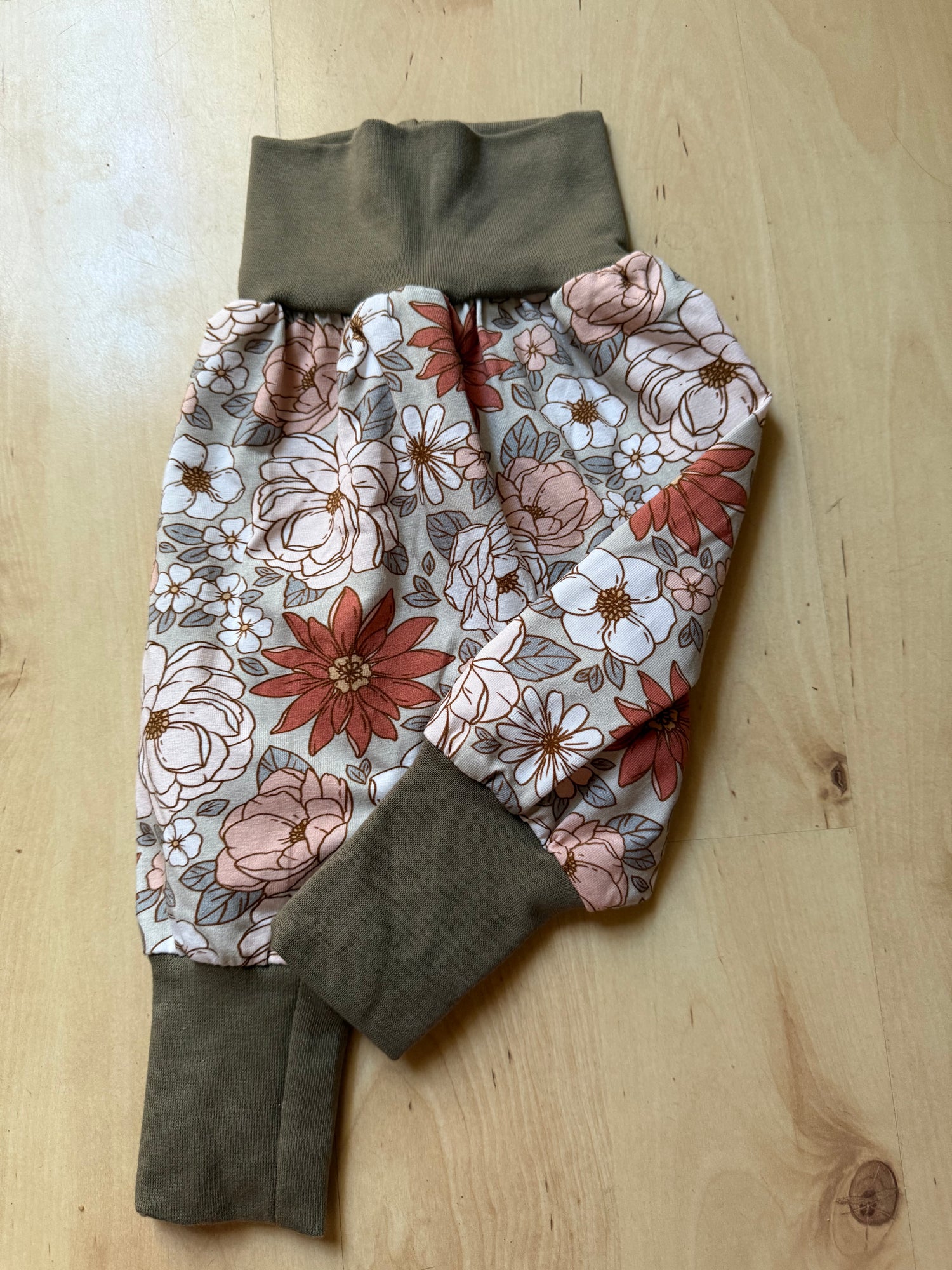 Pumphose  Blumen kaki