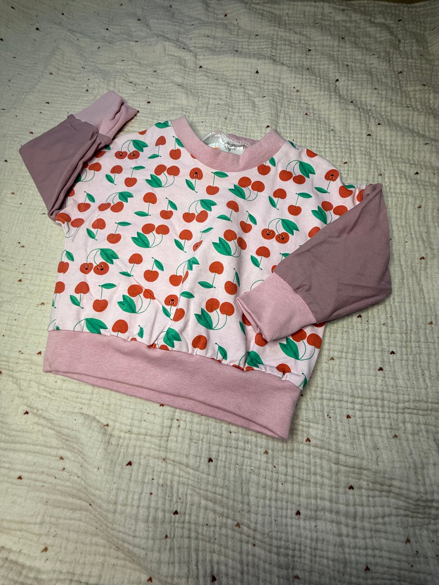 Oversize Pullover Kirschen