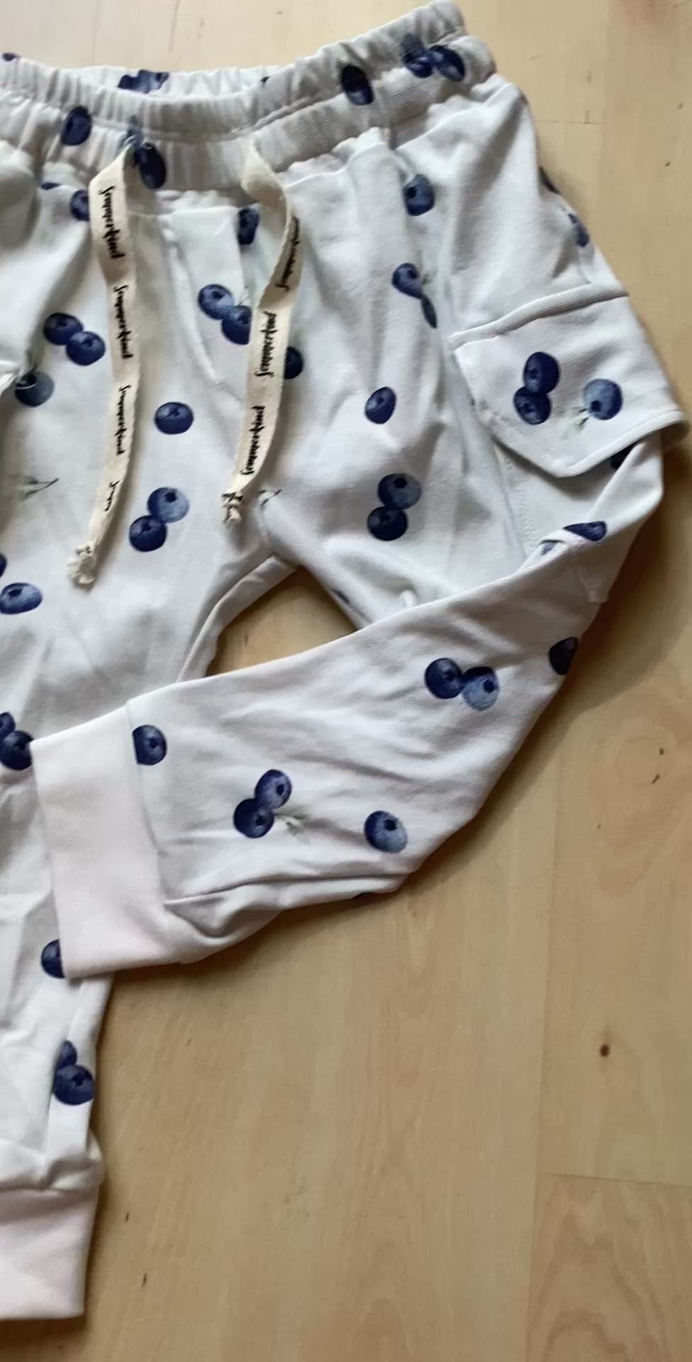 Baggy Blaubeer mit Kordel SOMMERKIND