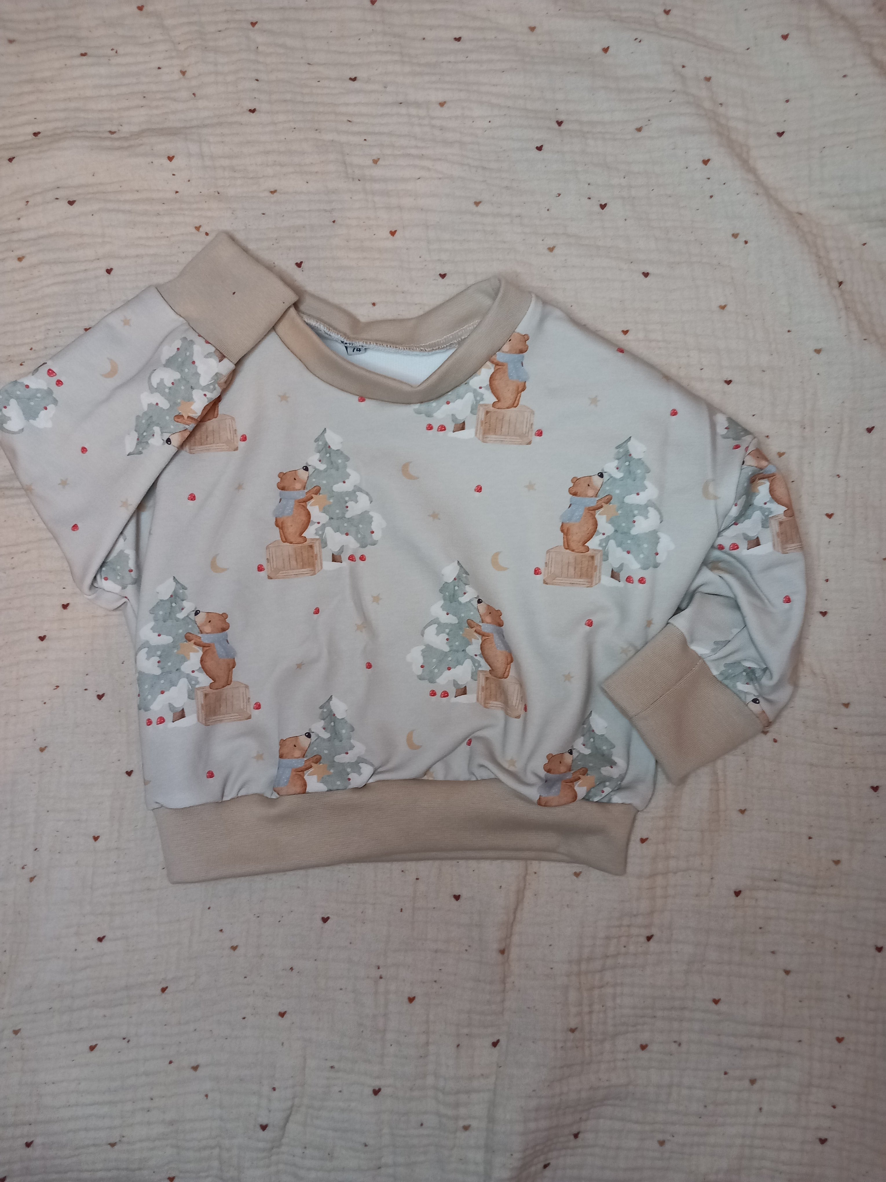 Oversize Pullover &quot;Bär schmückt Tannebaum&quot;