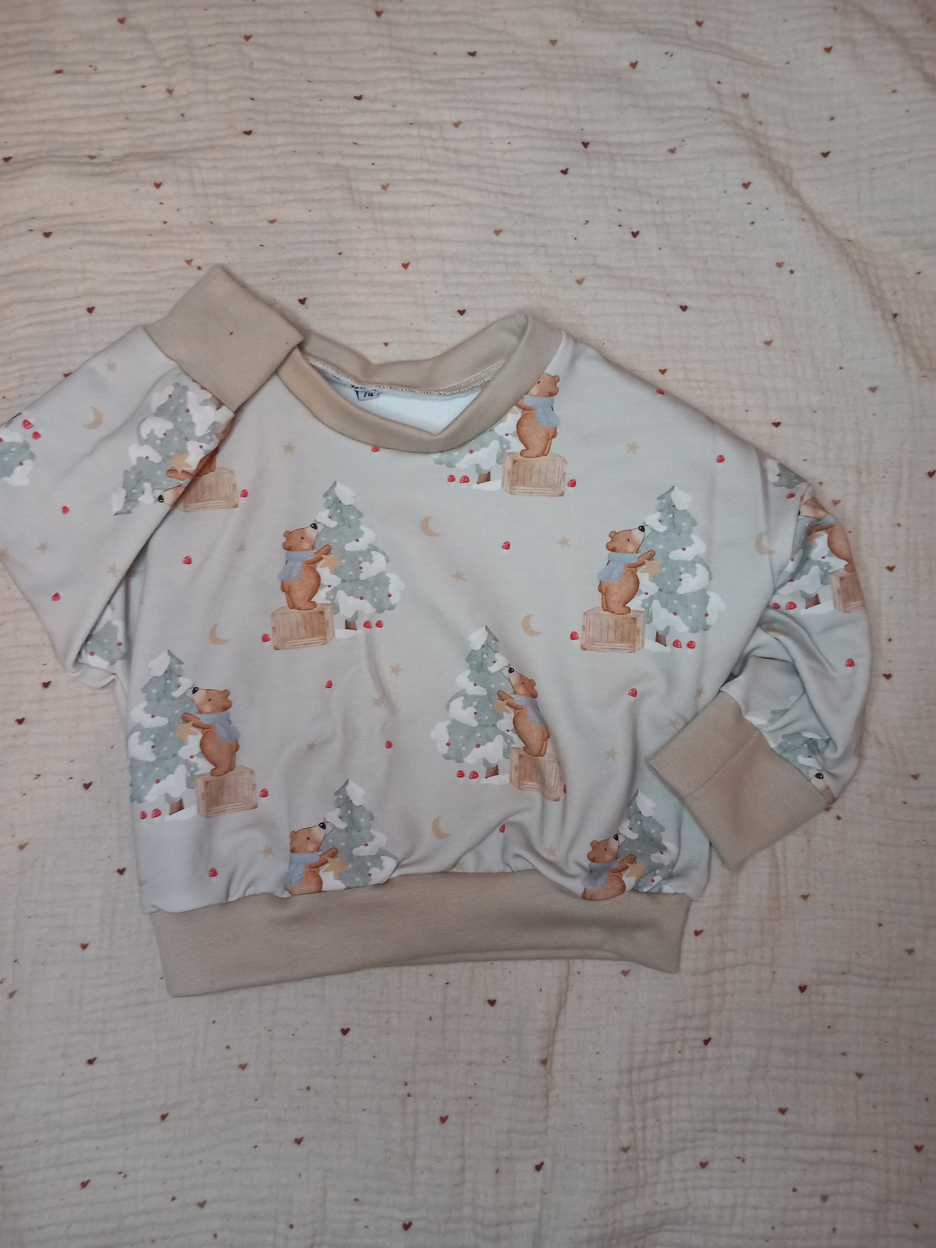 Oversize Pullover &quot;Bär schmückt Tannebaum&quot;